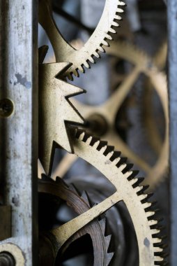 Eski bir sarkacın mekanizması