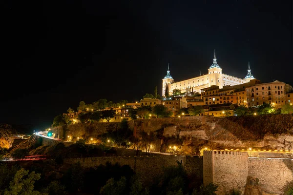 Toledo Alcázar Noche Con Cielo Oscuro —  Fotos de Stock