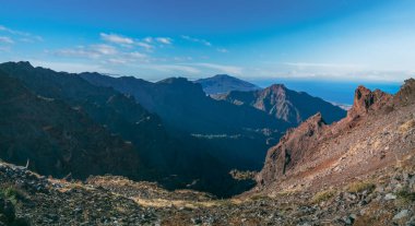 Taburiente caldera Şafak vakti geniş panorama