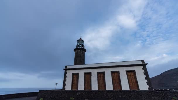 Bottom Wide View Old Lighthouse Building Clouds Time Lapse — Stock Video