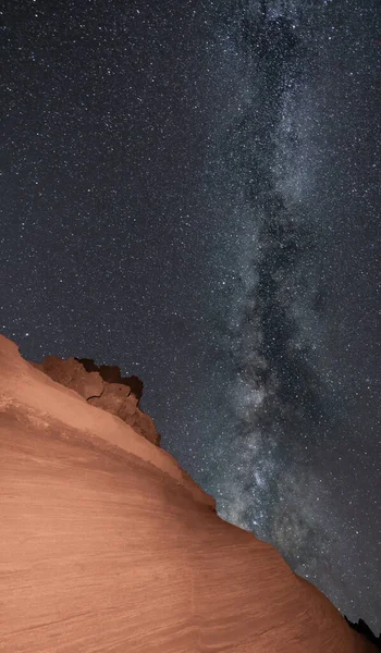 Milky Way Sandy Slope Layers Vertical Composition — Stock Photo, Image