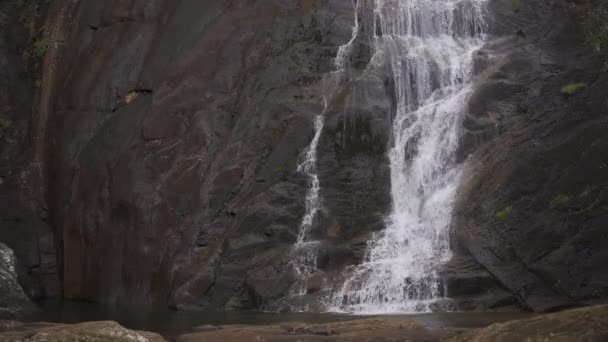 Hlg Loopable Video Van Een Prachtige Waterval Stroomt Een Harde — Stockvideo