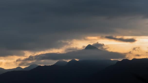 Time Lapse Rock Massif Rising Mountain Range Sunset Creating Turbulence — Stock Video