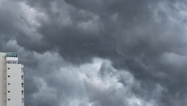 Hipnotyzujący Timelapse Oddaje Niesamowity Widok Drapaczy Chmur Prawym Dolnym Rogu — Wideo stockowe