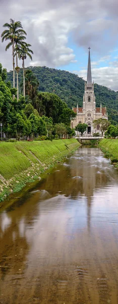 Belo Canal Catedral Petrópolis Com Uma Vista Vertical Capturando Água — Fotografia de Stock