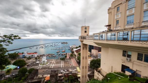 Dünyanın Ilk Asansörü Elevador Lacerda Çarpıcı Zaman Ayarlı Videoda Izleyin — Stok video