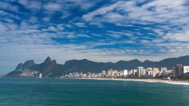 Timelapse Vangt Beweging Het Strand Van Ipanema Rio Inclusief Bezienswaardigheden — Stockvideo