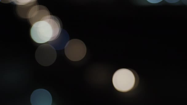 Aufregende Videoschleife Aus Verschwommenen Sphärischen Lichtern Auf Dunklem Hintergrund Die — Stockvideo