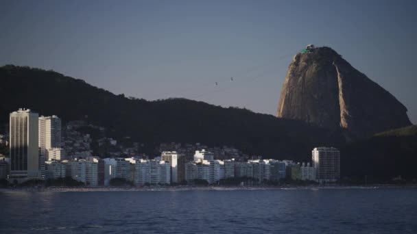 Vista Deslumbrante Rio Janeiro Com Teleférico Sugarloaf Mountain Praia Copacabana — Vídeo de Stock