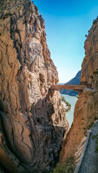Vista Deslumbrante Kings Pathway Málaga Com Uma Ponte Sobre Uma Imagem De Stock