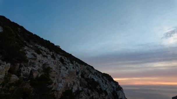 Vedra Adasının Üzerinde Canlı Akşam Gökyüzü Bulutları Panoramik Soldan Sağa — Stok video