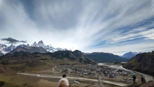 Time Lapse Chalten Mostra Gli Escursionisti Scattare Foto Fitz Roy — Video Stock