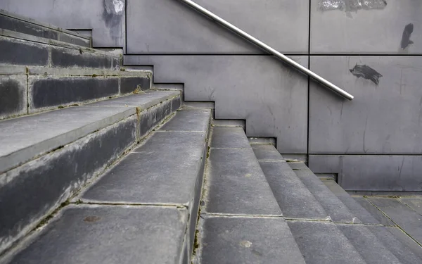 자연석으로 장식된 계단들 — 스톡 사진