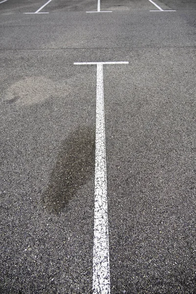 公共駐車場 道路標識の駐車線の詳細 — ストック写真