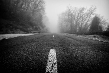 İspanya 'daki bir dağdaki eski yolun ayrıntıları, ulaşım