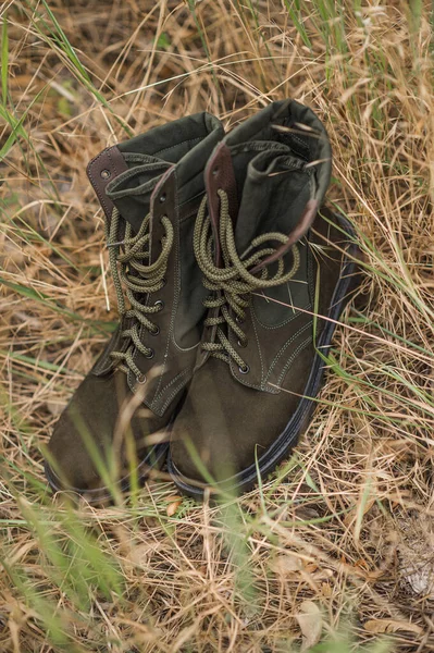Army Boots Dry Grass Military Footwear Sneakers Mountain Terrain — Stock Photo, Image