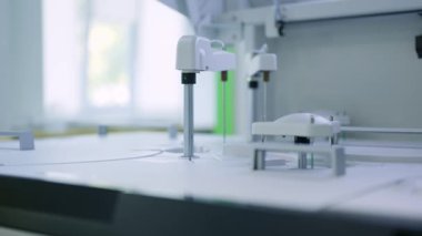 Gelişmiş otomasyon tekniklerini ve hassas aletleri bugünün üretim süreçleri için tasarlayın.