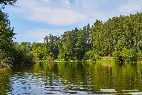 Sonbaharda Psel Nehri.