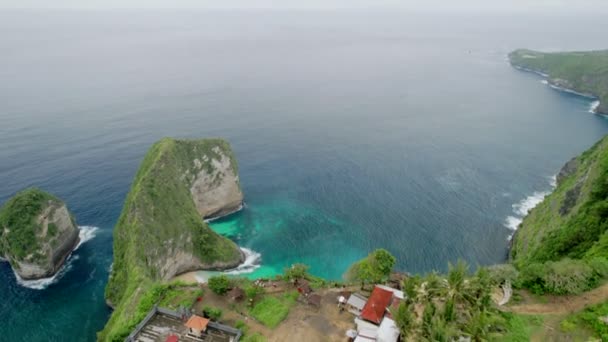 Пляж Келингкинг Нуса Пенида Невероятное Место Посещения Бали Индонезия Aerial — стоковое видео