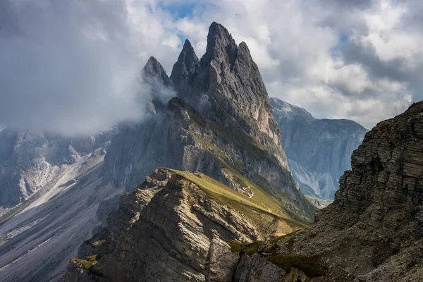 Облака Над Горным Массивом Одле Доломитовых Альпах — стоковое фото