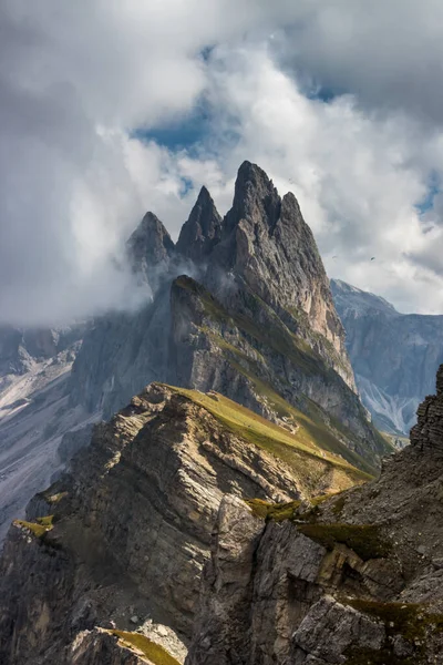 Nuvens Sobre Maciço Montanha Odle Dolomitas — Fotografia de Stock