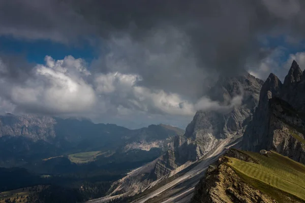 Хмари Над Гірським Масивом Доломітах — стокове фото