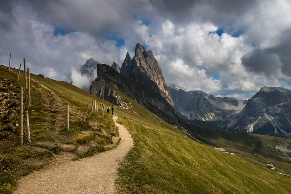 Nuages Sur Massif Montagneux Odle Dans Les Dolomites — Photo