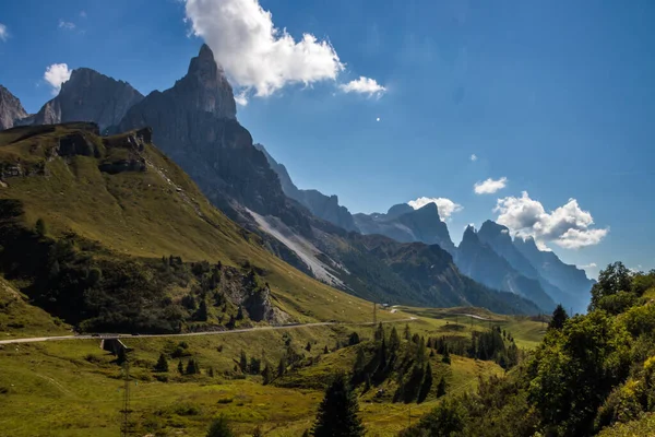Sonniger Tag Auf Dem Rollenpass Den Dolomiten — Stockfoto