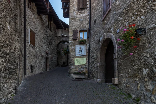 Ulice Starého Středověkého Města Canale Tenno Jezera Garda — Stock fotografie