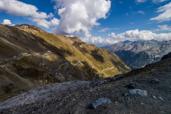 Alplerdeki Dağ Manzaralı Stelvio Geçidi — Stok fotoğraf