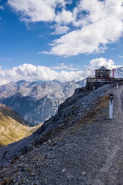 Berglandweg Stelvio Pass Alpen Rechtenvrije Stockfoto's