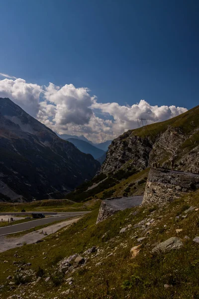 Nuvens Sobre Montanha Estrada Cênica Stelvio Pass Alpes — Fotografia de Stock