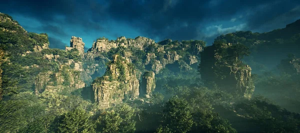 曇った空の岩柱とジャングル — ストック写真