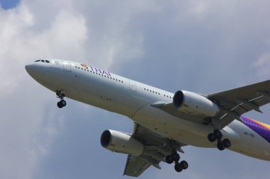 Chiangmai, Tayland 1 Ekim 2014: HS-TBG Airbus A330-300 Thai Airways.