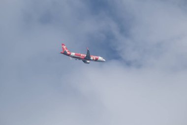 Chiangmai, Tayland - 25 Eylül 2022: 9M-RAC Airbus A320-200 Airasia. Chiangmai havaalanından Kuala lumpur, Malezya 'ya.