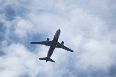 Chiangmai, Tayland - 18 Kasım 2022: HS-ABU Airbus A320-200 Thai Airasia. Chiangmai Havaalanı 'ndan Phuket' e hareket edin..