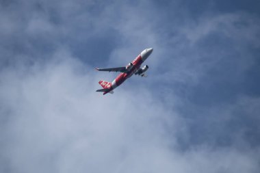 Chiangmai, Tayland - 18 Kasım 2022: HS-CBI Airbus A320-200 Thai Airasia. Chiangmai Havaalanı 'ndan Phuket' e hareket edin..