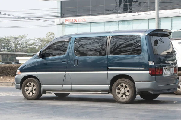 Chiangmai Tailandia Febrero 2023 Toyota Granvia Van Car Foto Carretera — Foto de Stock