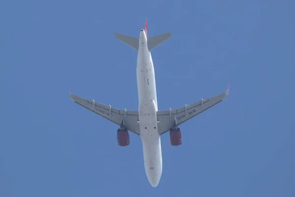 チエンマイ 2023年2月6日 Juneyao航空のB 30CtエアバスA320 上海へのフライトチェンマイで — ストック写真
