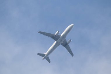 Chiangmai, Tayland - 26 Aralık 2022: 9M-RCH Airbus A320-200 Airasia. Chiangmai havaalanından Kuala lumpur, Malezya 'ya.