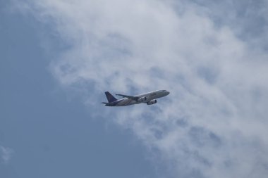 Chiangmai, Tayland - 17 Haziran 2023: HS-TXC Airbus A320-200 Thai Smile Airway. Chiangmai havaalanından Bangkok Suvarnabhumi 'ye hareket et..