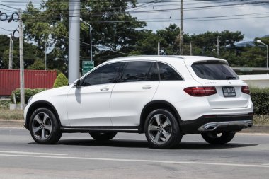 Chiangmai, Tayland - 11 Eylül 2018: Özel suv araba, Benz Glc250d. fotoğrafa yol no.1001 8 km şehir merkezine Chiangmai, Tayland.