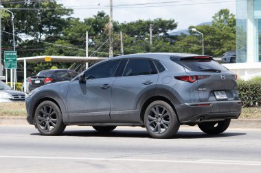 Chiangmai, Tayland - 14 Temmuz 2023: özel araba, Mazda CX30. Fotoğraf 121 no 'lu yolda, Chiangmai, Tayland şehir merkezinden yaklaşık 8 km uzaklıkta..