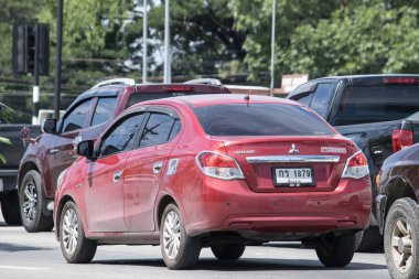 Chiangmai, Tayland - 14 Temmuz 2023: özel araba Mitsubishi Attract. Fotoğraf 121 no 'lu yolda, Chiangmai, Tayland şehir merkezinden yaklaşık 8 km uzaklıkta..