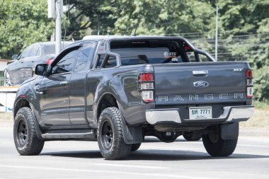 Chiangmai, Tayland - 14 Temmuz 2023: özel pikap, Ford Ranger. 1001 numaralı yolda, Chiangmai şehrinden 8 km uzakta..