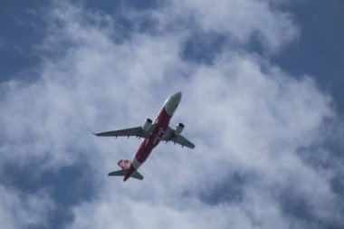 Chiangmai, Tayland - 20 Temmuz 2023: HS-BBU Airbus A320-200 Thai Airasia. Chiangmai Havaalanı 'ndan Phuket' e hareket edin..