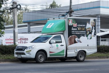 Chiangmai, Tayland - 29 Haziran 2023: APF Amphon gıda şirketinin konteynır kamyonu. Fotoğraf 121 no 'lu yolda, Chiangmai Tayland şehir merkezinden yaklaşık 8 km uzaklıkta..