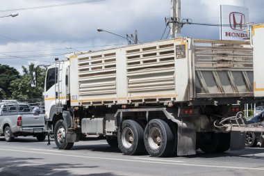 Chiangmai, Tayland - 21 Ağustos 2023 Er Isuzu Çöp Kamyonu. 1001 no 'lu yolda. Chiangmai İş Alanından 18 km uzakta..