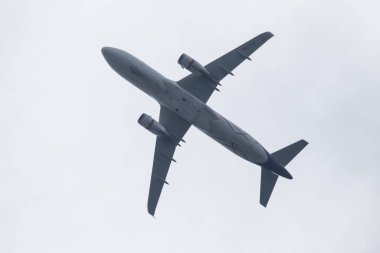 Chiangmai, Tayland - 28 Ağustos 2023: HS-TXU Airbus A320-200 Thai Smile Airway. Chiangmai havaalanından Bangkok Suvarnabhumi 'ye hareket et..