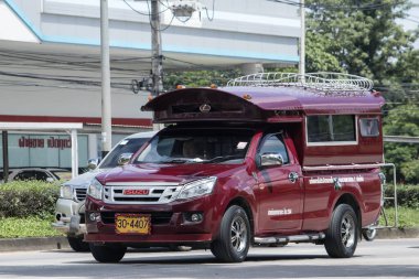 Chiangmai, Tayland - 8 Eylül 2023 Kırmızı Taksi Chiang Mai. Şehirde ve civarda hizmet veriyor. 1001 no 'lu yolda. Chiangmai İş Alanından 18 km uzakta..